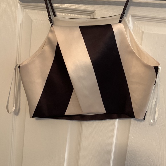 Crop top - Picture 2 of 4